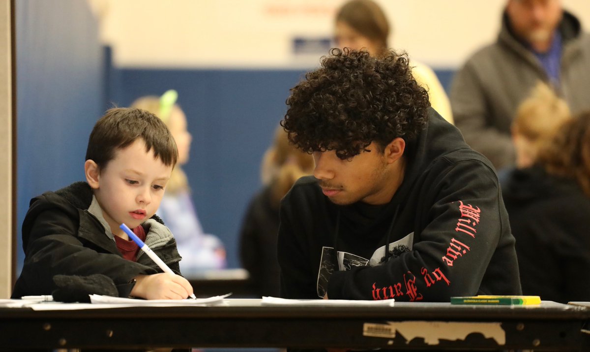 MidlakesSchools's tweet photo. Thank you to all of our families, student helpers, volunteers, and community partners for making Family Literacy Night a success!
#MidlakesPride https://t.co/laLcttMeME