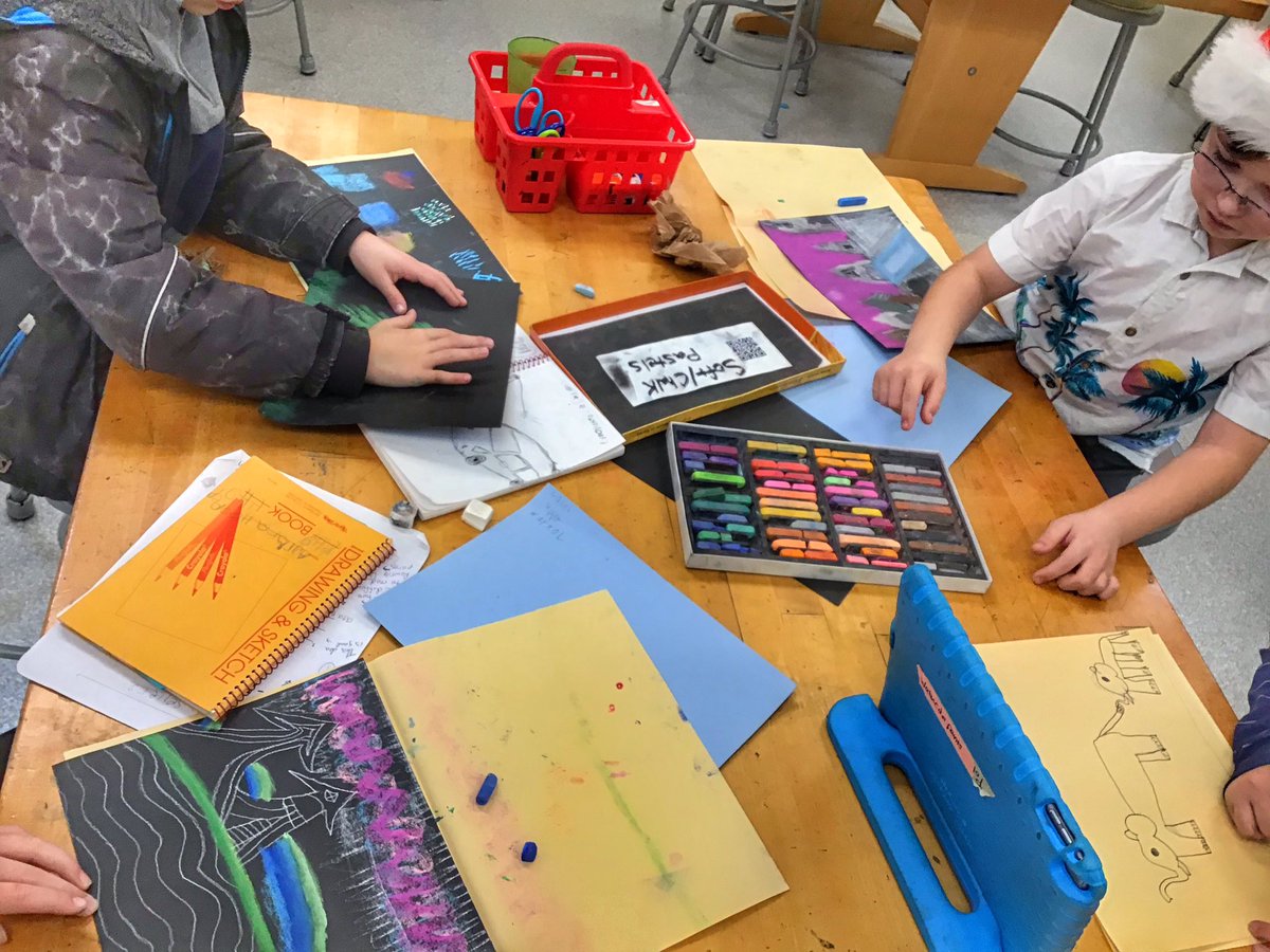 littleboltsart's tweet photo. Overheard in #4thgrade “I’m totally gonna get myself some soft pastels! I’m a master!” 😂 #confidence #chalkpastels #thinkingforartisticbehavior #littleboltsAteam #choicebasedart #arteducation #creativity #elementary #education #artbootcamp #artteacher #workshop https://t.co/fS14jksnhG