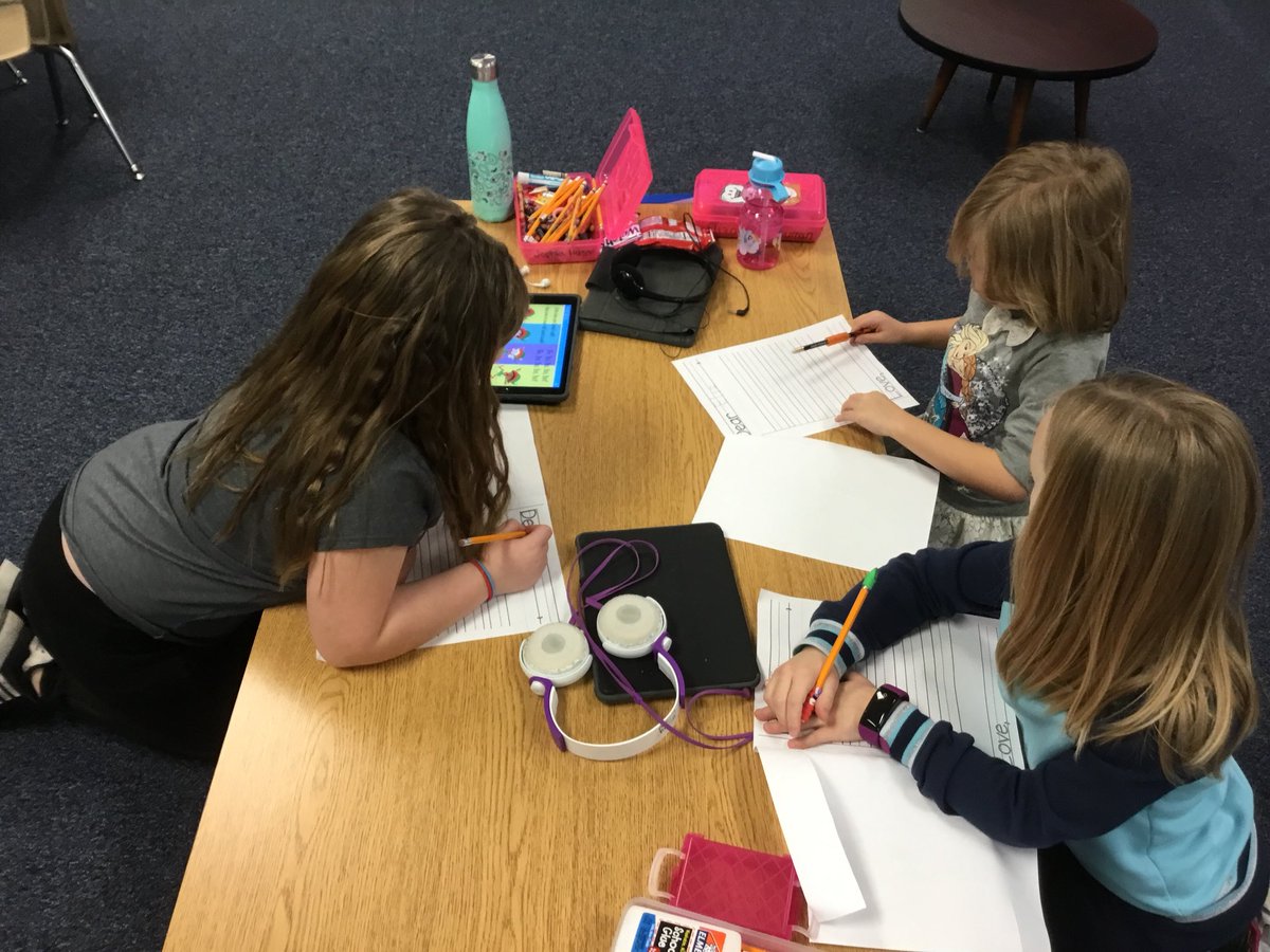 MissA_OES's tweet photo. We are practicing writing letters! https://t.co/sZWK0U3CTn