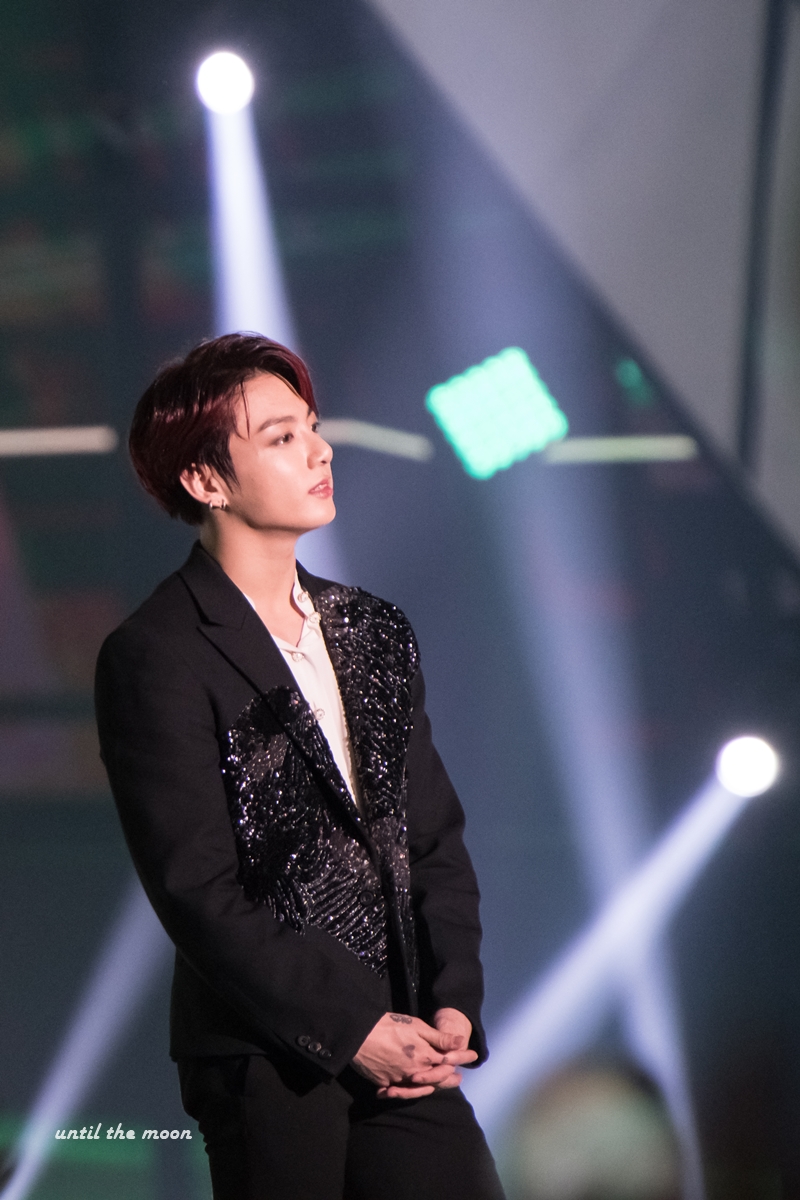 untilthemoon_km's tweet photo. 191130 MMA

#방탄소년단 #BTS 
#정국 #JUNGKOOK #JK
@BTS_twt https://t.co/hVxXJjg9sE