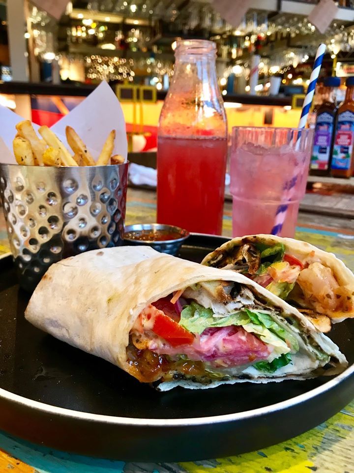 The Hub Milton Keynes (@thehubmk) on Twitter photo We don't do boring lunches around here... Add some authentic Caribbean flavour to your afternoon and choose any burger or roti + one side + softs for just £10 at <a href="/Turtlebayuk/">Turtle Bay</a>. Available Monday - Friday until 3pm.
#MK #MiltonKeynes #TurtleBay #Caribbean #Lunch #FoodBlogger We don't do boring lunches around here... Add some authentic Caribbean flavour to your afternoon and choose any burger or roti + one side + softs for just £10 at <a href="/Turtlebayuk/">Turtle Bay</a>. Available Monday - Friday until 3pm.
#MK #MiltonKeynes #TurtleBay #Caribbean #Lunch #FoodBlogger