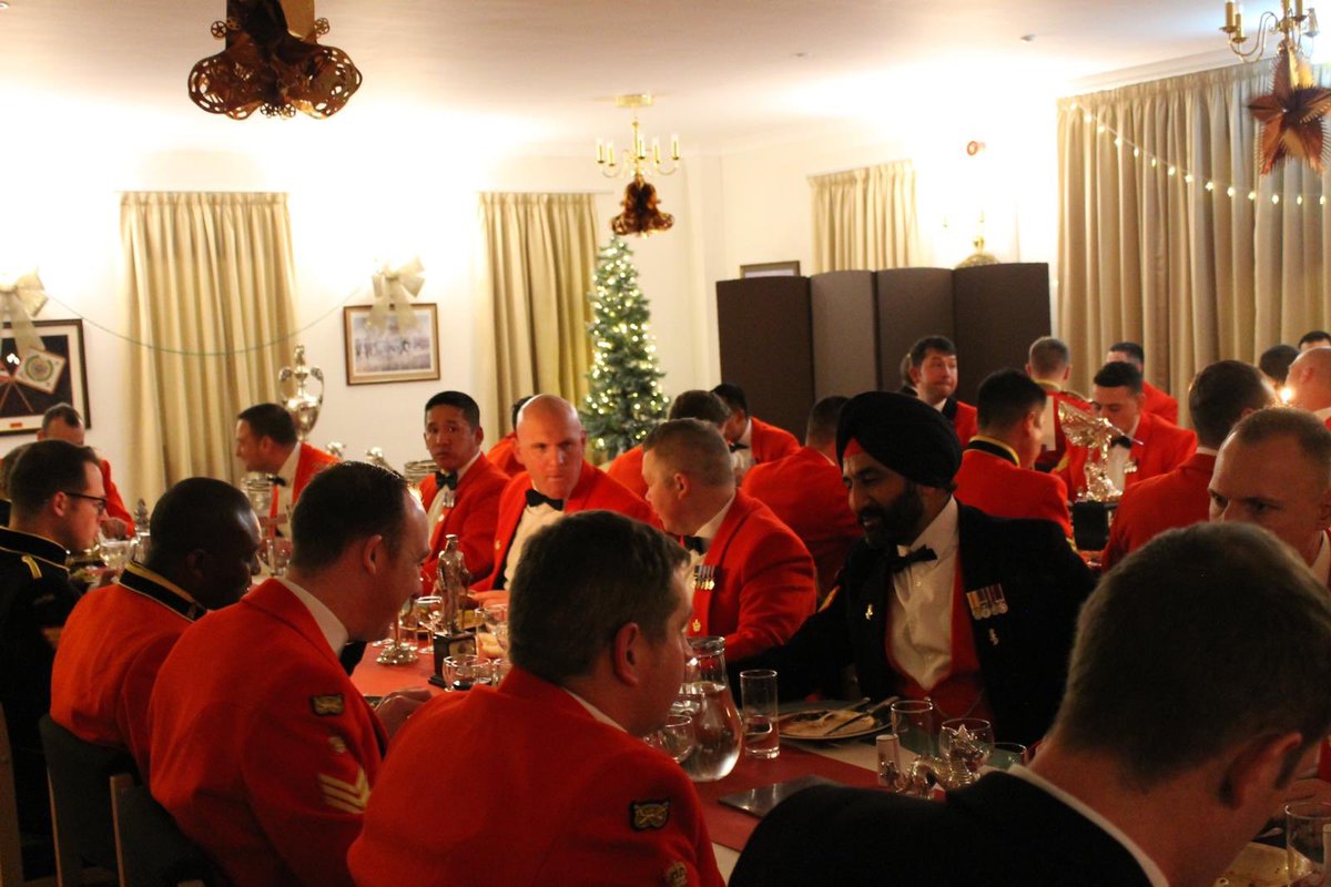 ArmyCO1Mercian's tweet image. Yesterday’s Ferozeshah celebrations culminated with Officers invited to the Warrant Officers and Sergeants’ Mess and the same exacting standards from both Colour Parties as the Regimental and Queen’s Colours were returned to the Officers’ Mess at Midnight. #StandFirmStrikeHard