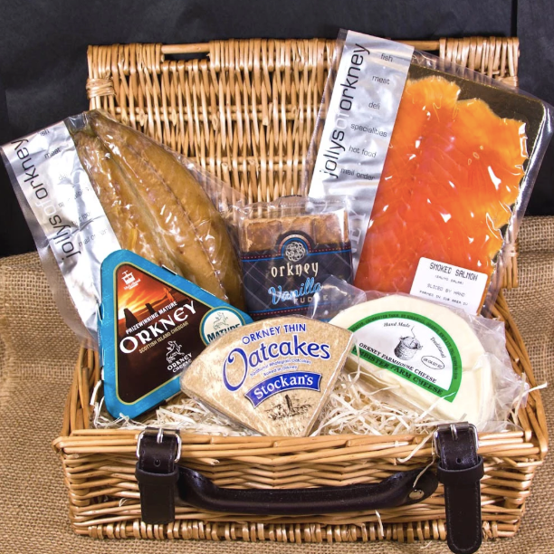 JollysofOrkney's tweet image. 🎅🏾Tips for a Jolly Xmas 🎅🏼

2. Orkney Hampers

We have one of the largest ranges of Orkney Hampers available to suit all tastes and budget. These make perfect Christmas presents for the food-lovers in your family and friends. Shop our range of hampers today!