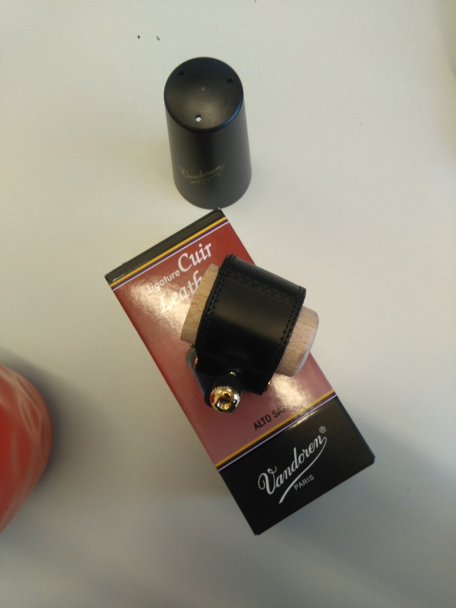 eremintonny's tweet image. Just get my new ligature.. Recently the last screw broken on my #ottolink 
#vandoren #jazz #saxophone