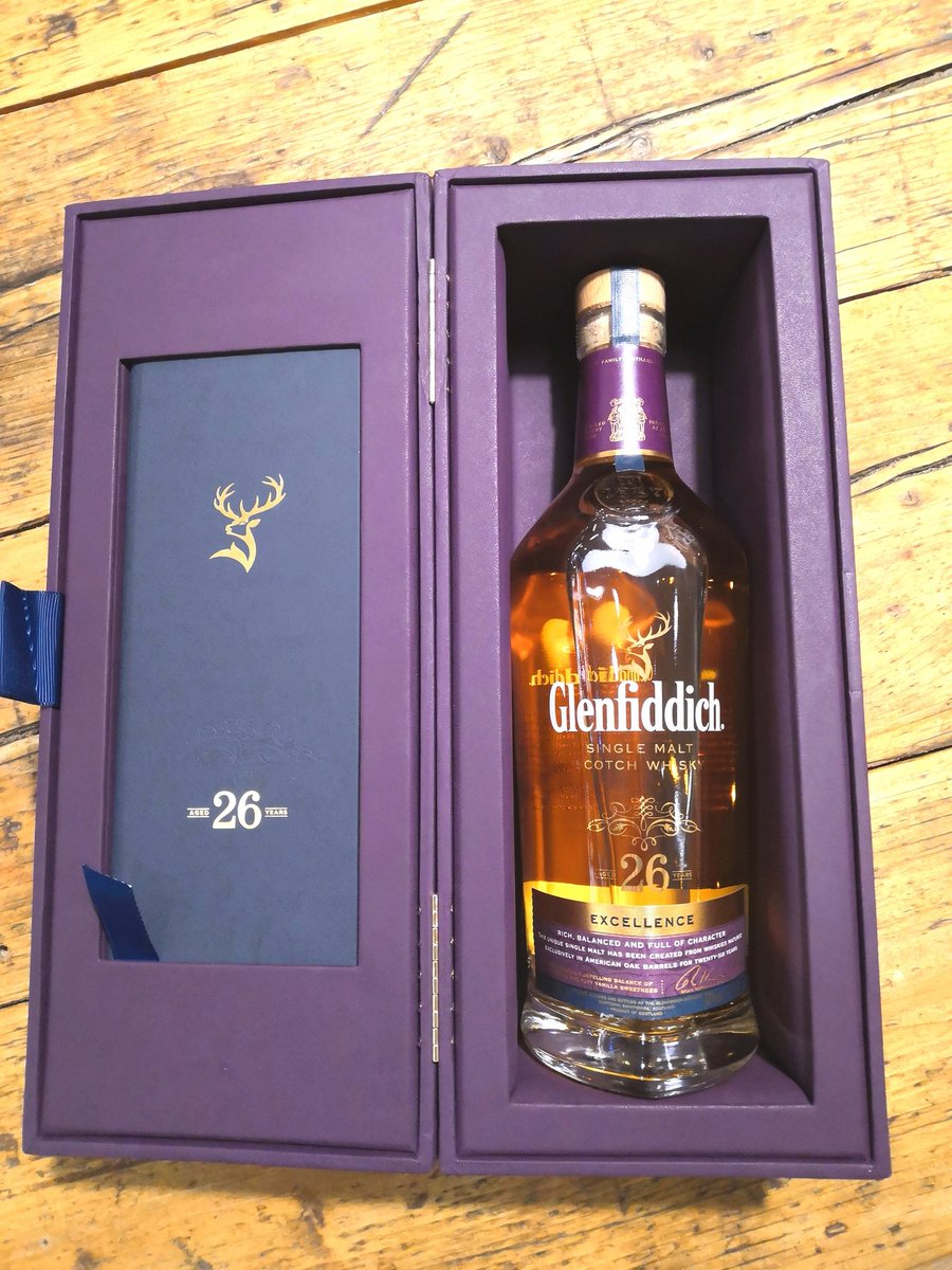 This jewel has just landed to our shop, alongside a few other gems... Come in and have a look at our carefully selected spirit selection and find the perfect Christmas gift! 
#thegoodwineshop #chiswick #goodwinerealpeoplegreatstories #glenfiddich #singlemalt #whisky