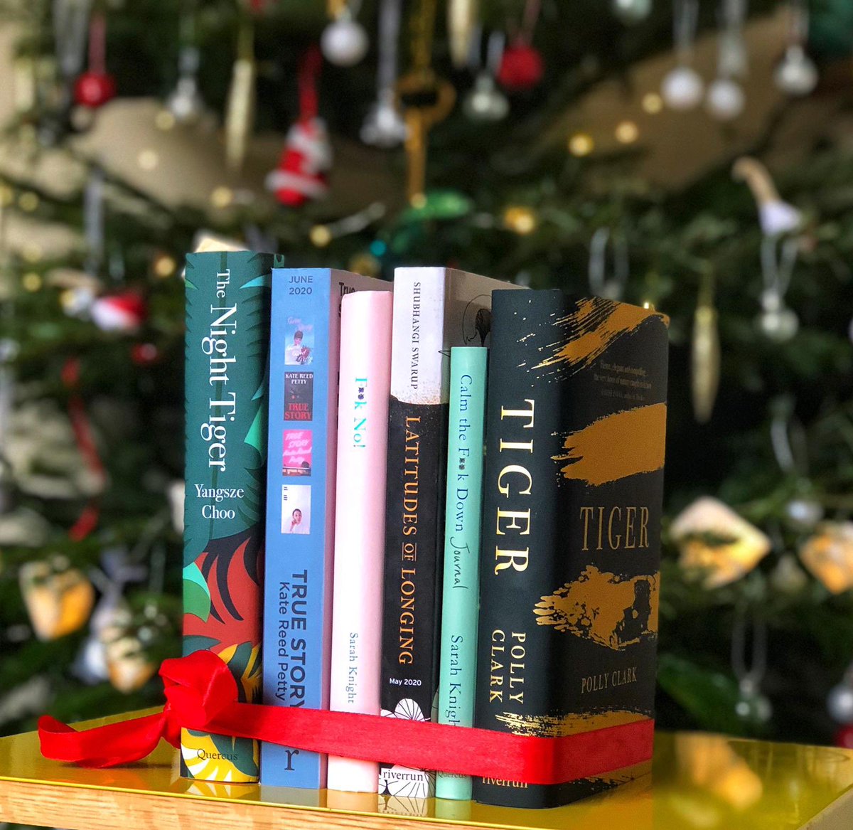UmutSida's tweet image. 🎄COUNTDOWN TO CHRISTMAS GIVEAWAY DAY 8🎄

Today’s fantastic stack is from @QuercusBooks 2019’s popular fiction &amp;amp; non-fictions! Plus, exciting 2020 ARCs!🥳

To ENTER:
🎄F&amp;amp;RT,open INT!
🎄Comment which book you’d read first😍
 
#ChristmasCountdown #giveaway #ChristmasGiveaway