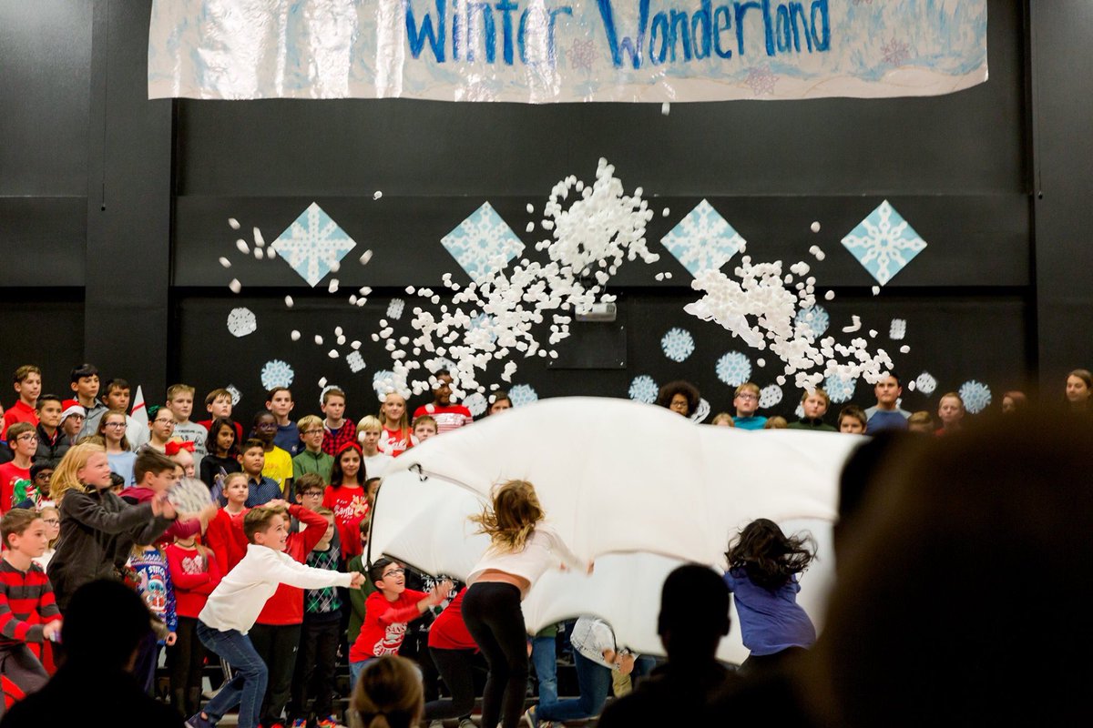 BPEMakesMusic's tweet photo. A few beautiful shots from 5th grade program! #winterwonderland @BPECatTech @rrisdfinearts @BlacklandPTA #orffschulwerk #MusicEducation #texasmusiceducation #everyshowneedsaparachute https://t.co/hpg0dHdyTl