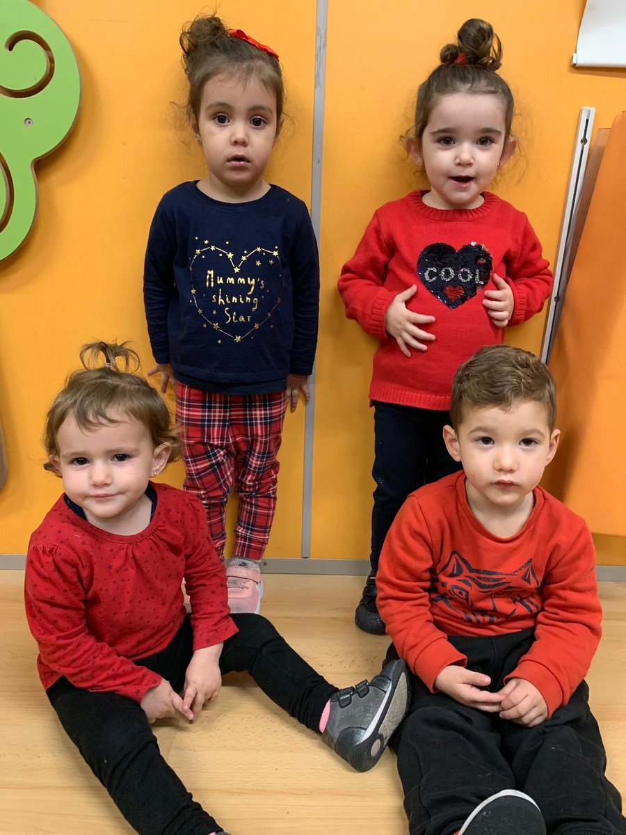 GrupRamar's tweet photo. Els Mussols🦉 i els Ratolins🐭 han treballat els colors d’una manera especial! Llums i ombres van ser els #protagonistes durant uns dies i la descoberta de la màgia dels colors va fer del #projecte una experiència inoblidable! 🎉✨ https://t.co/jmG0365mg0