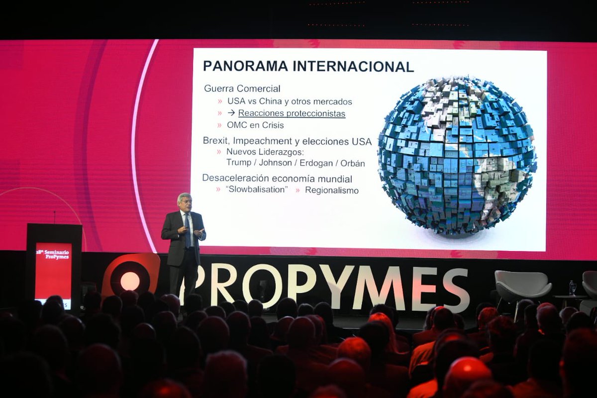 ProPymesArg's tweet photo. Abre el #18SeminarioProPymes Martín Berardi, Presidente Ejecutivo de @TerniumArg: "hoy tenemos un panorama incierto en un mundo cambiante. La guerra comercial entre USA y China va a seguir evolucionando. El mundo frena su crecimiento y tiende a regionalizarse". https://t.co/CoUrkVcrmz