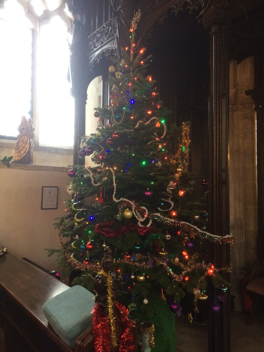 Maple Class enjoyed decorating St.Leonards church this morning, as part of our “Celebration” theme. If you have chance, pop in over the next two weeks to see all their hard work 🎄 #christmas2019 #childreninthecommunity #spreadingchristmasjoy