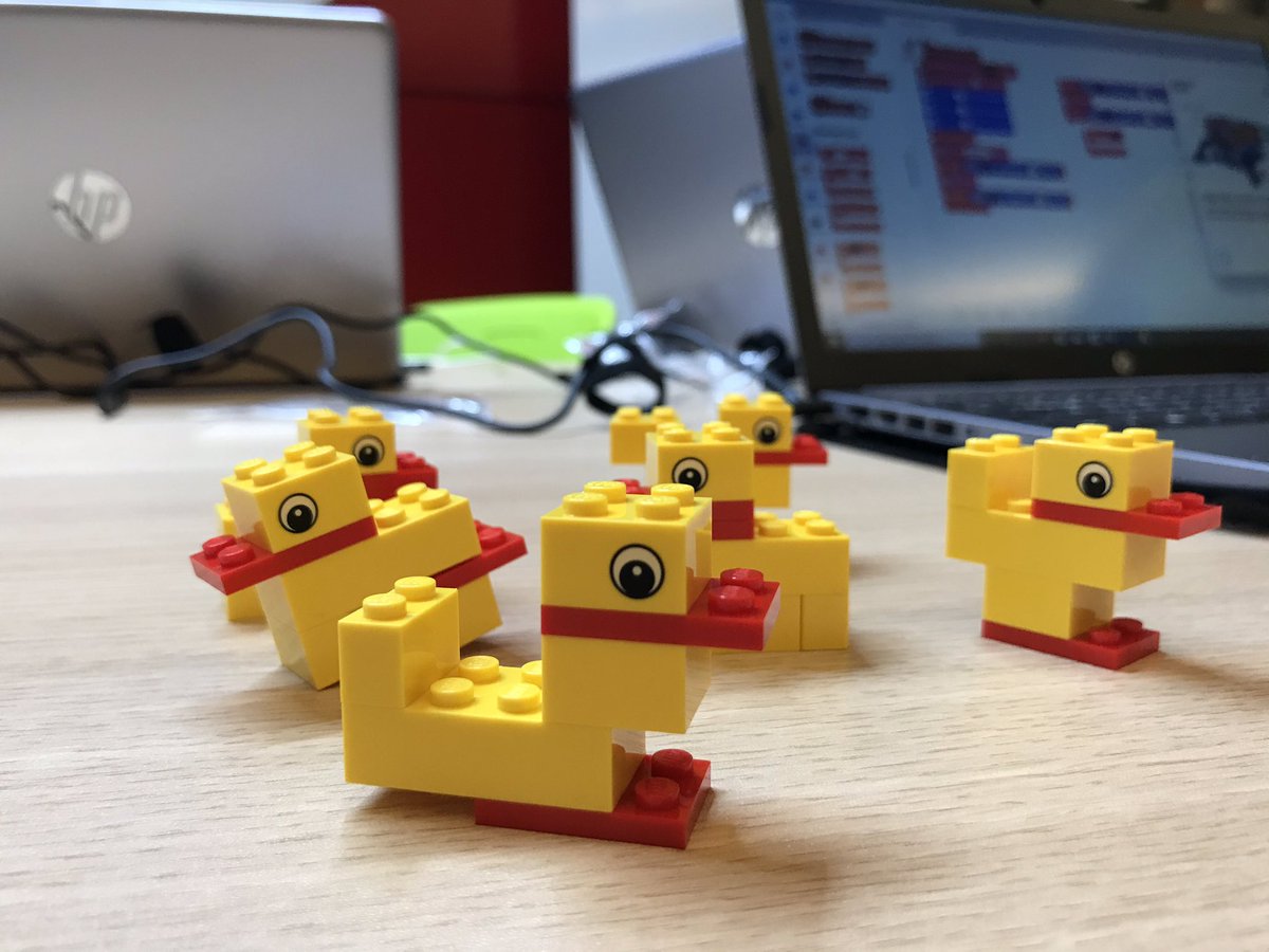 BfgWorld's tweet image. „Bauen Sie einen Ente aus sechs Lego-Steinen“ - Ein Arbeitsauftrag, 10 individuelle Lösungen, 25 verschiedene Kompetenzen. #Digitalmachtschule #codingisfun #twitterlehrerzimmer #Robotik