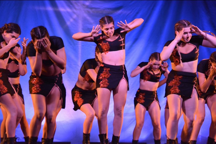 GulliverPrep_'s tweet photo. The Gulliver Prep Dance Department recently held their winter recital "The Light Within," showcasing their hard work with grace. Congratulations on a fantastic show! 📸 by Gil Kaufman. #GulliverPride https://t.co/ShLWO2mxwo