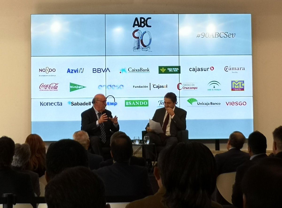 ollerista's tweet photo. "Moderado en la victoria y sin dramatismo en la derrota". Esto que dice Vicente del Bosque en #90ABCSev es aplicable a cualquier ámbito, profesión, negocio o situación personal.
@abcdesevilla @abc_deportes https://t.co/qFcuIalWey