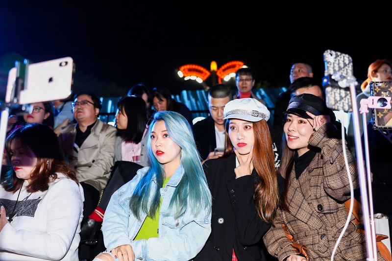 The e-commerce reign of <a href="/AlibabaGroup/">Alibaba Group</a>

Alibaba’s beguiling e-commerce journey began with a team of 18 in 1999, but its fortunes as a trailblazer in Chinese retail have soared since the first Singles Day, now known as the 11.11 Global Shopping Festival.

retail-insight-network.com/features/the-e…