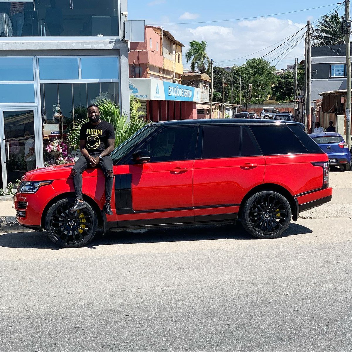 preto__show's tweet photo. Primeiro agradecer a Deus todo poderoso que sempre me deu força pala alcançar os meus objetivos,hoje realizo o meu sonho com esta prenda de natal #RangeRover 🚗 que isso não sirva de inveja mas sim de motivação para os batalhadores 🚗 obrigado Deus https://t.co/EPqERO3B75