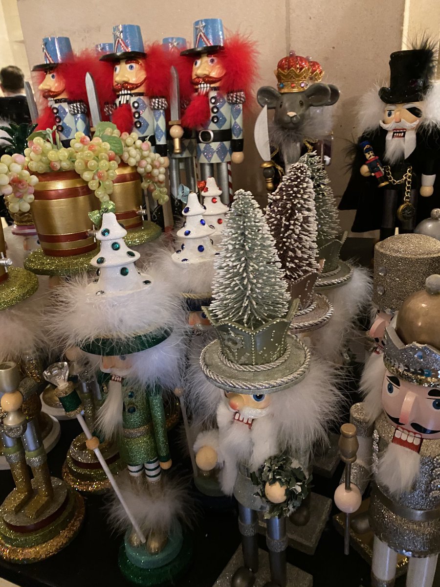 Ken Takeuchi オペラホールで開催されたサンフランシスコバレエのナッツクラッカー 世界のどこでもバレエの観客は女性が多いけど ここはおっさん一人でも許される雰囲気 がある インスピレーションを沢山貰った 海外に来たら おっさん同士で食事に行く