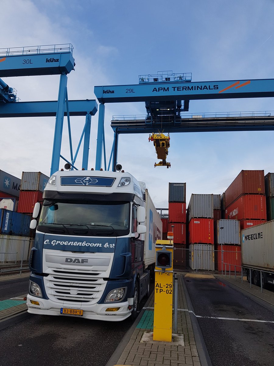 Adriaantje_010's tweet image. En weer op #apm2 Reefer er afgezet . Druk druk jaaas