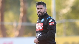 sportmediaset's tweet image. #Napoli, rivoluzione #Gattuso: "saltano" #Insigne, #Mertens e #Callejon. Ringhio vuole piazzare #Allan al centro della manovra, dare spazio a #Elmas e avanzare #Zielinski a sinistra nel tridente. 
sportmediaset.mediaset.it/calcio/napoli/…