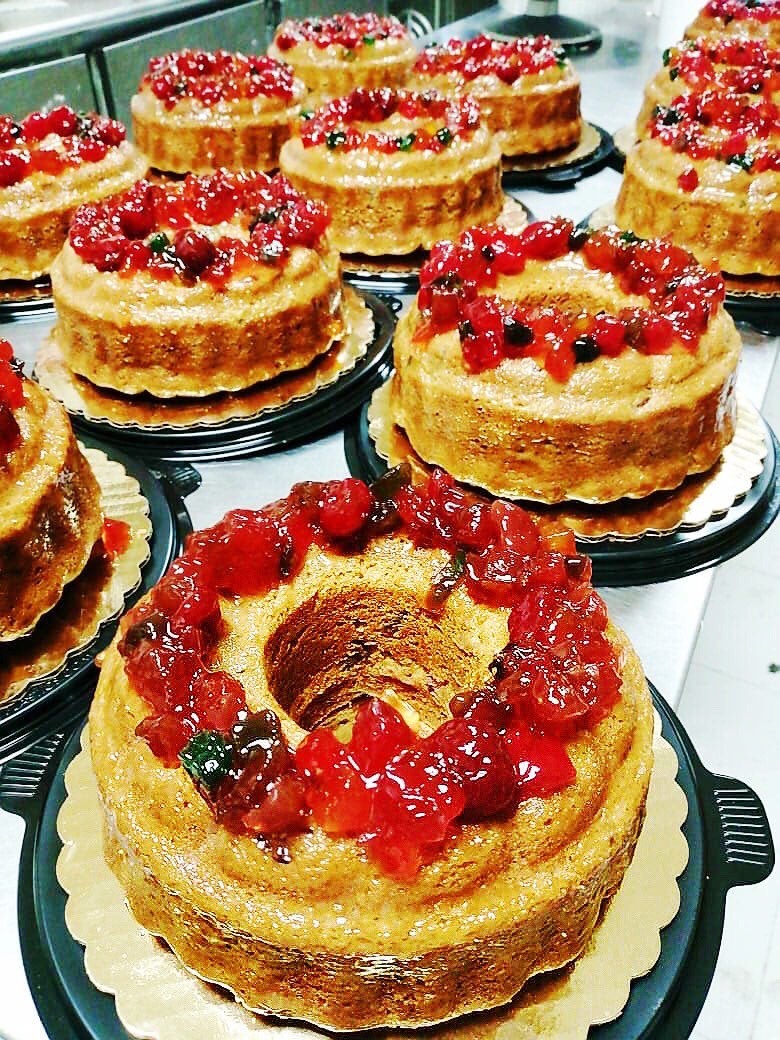 PointChaudHaiti's tweet photo. Les cakes de Noël sont de retour !!! 🎅 🎂 🎄 ⠀
⠀
Placez dès maintenant vos commandes! ⠀
#POINTCHAUD
📍134 BIS, Route de Frères ⠀
📞2817-0373 / 2818-0373 ⠀
📍Angle Rue Jean Gilles & Route de l’aéroport ⠀
📞2815-0373 / 2819-0373 https://t.co/5JpGtUAenb