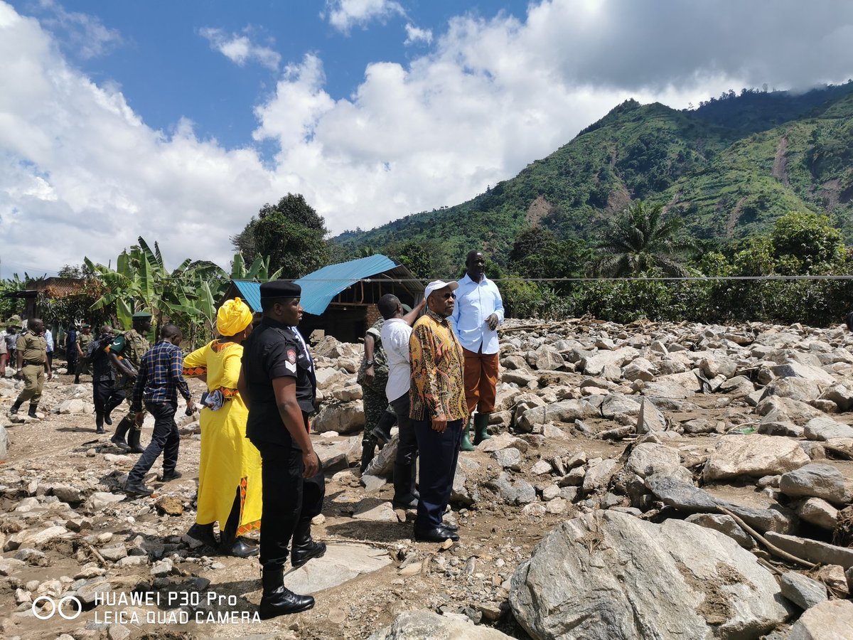 RuhakanaR's tweet photo. Bundibugyo floods &amp; displacement : All actors must now come in quickly to ensure   that urgent water, sanitation and health services are restored to prevent diseases like cholera and dysentery from breaking out. @JaneRuth_Aceng @WHOUganda @UNRA_UG @UNRA_ED @UgandaRedCross https://t.co/BZKmCvLMdk
