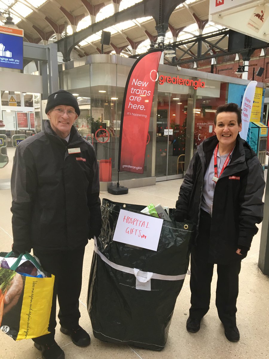 chuckleoftheday's tweet photo. Massive thank you to everyone who dropped off Christmas presents for the Norfolk and Norwich University Hopsital ๐ @NNUH @greateranglia @GreaterAngliaPR Pictured are my colleagues John and Marte x #sendasmilewithsanta #Christmas https://t.co/9di2gXrrdJ