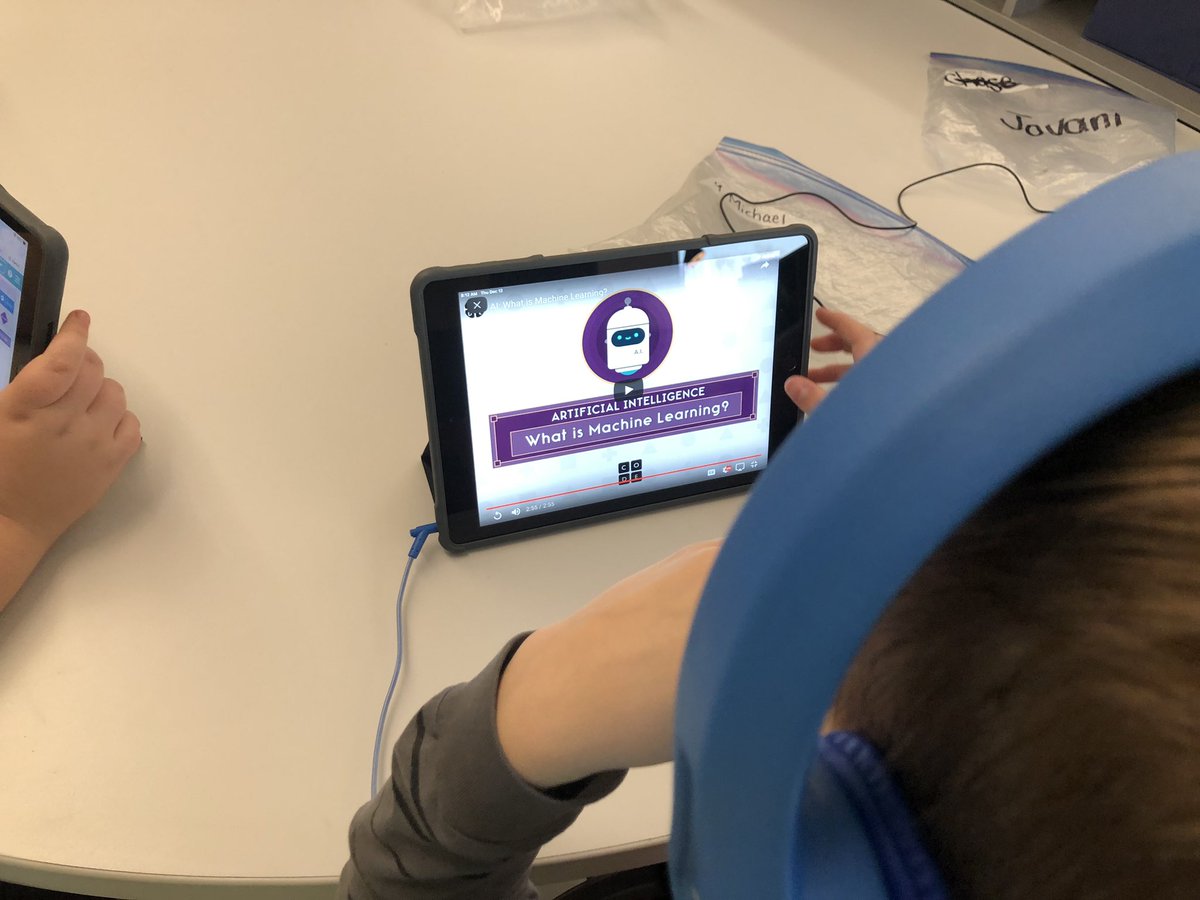 Cropperl03's tweet photo. 4th grade #coders @DoeRunSchool are participating in #hourofcode with @codeorg! We have #artist coders, marine biologist coders, dance party coders...who knew coding was involved in so much! @PADeptofEd @ManheimCentral #proudtobeabaron #owntheyear #steminpa https://t.co/tj1mO4Of7y