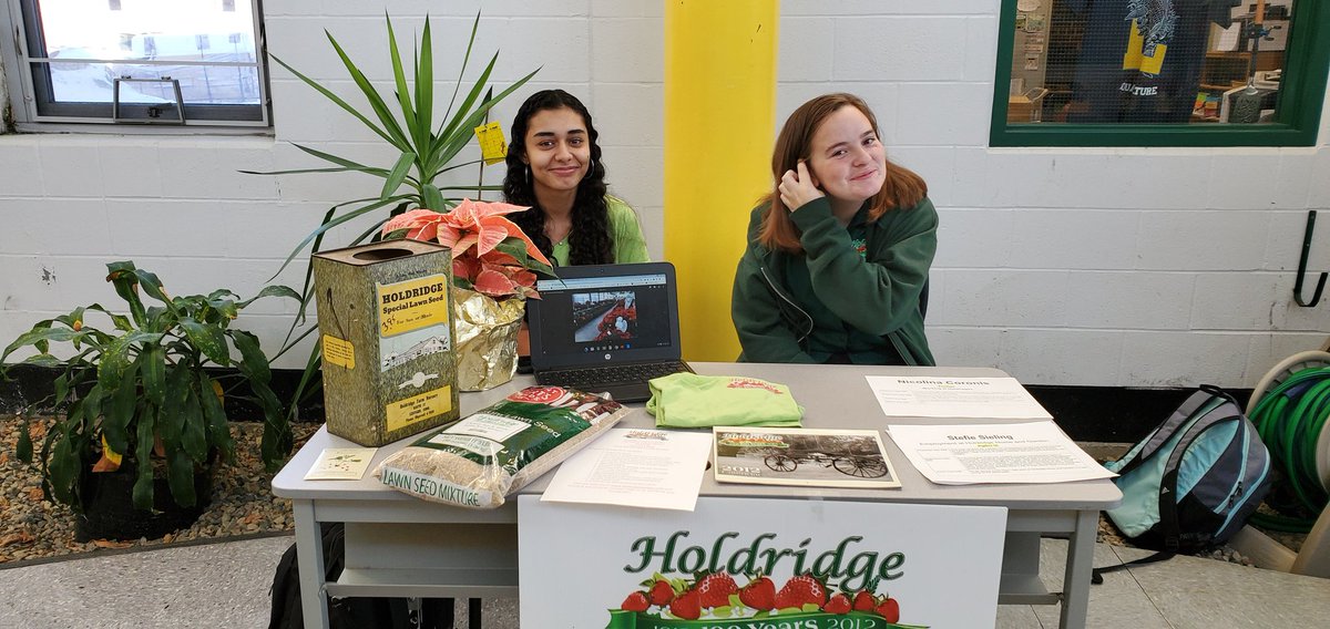 LedyardAgriSci's tweet photo. Come on down to AgSci to see the students SAE projects on exhibit. #ledyardffa #whyledyardschools https://t.co/tzDYPH7baB