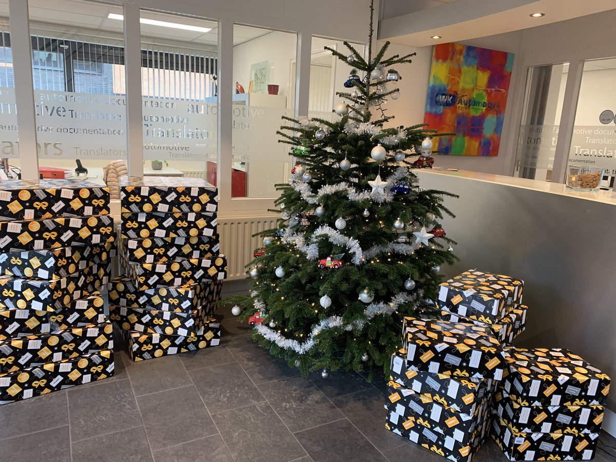 WKAutomotive's tweet photo. Meanwhile, Santa also visited our office...! 🤩 https://t.co/UsmaMZuL5K