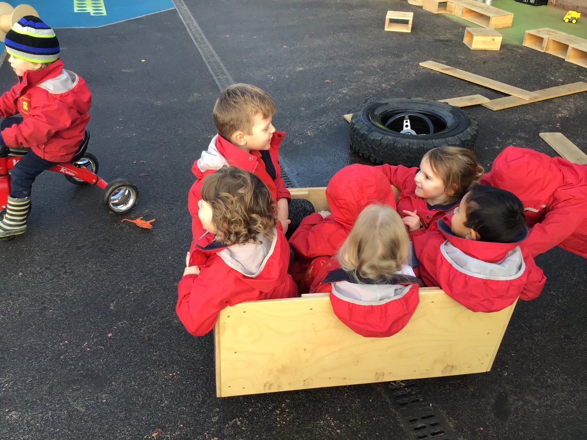 WinchburghPS's tweet photo. The ship is on sail to Granny’s house.#imgnation #beingcreative @WinchburghN https://t.co/WZwMxYiKrS