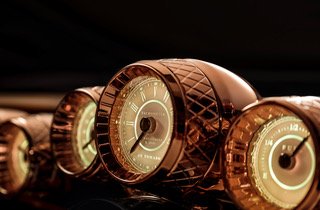 automotorcope's tweet image. Ya solo el interior del nuevo #DeTomasoP72 #P72 apabulla por diseño futurista y retro #P72 el primer modelo de la renacida marca italiana #carlovers #cardreams #deportivo #premium