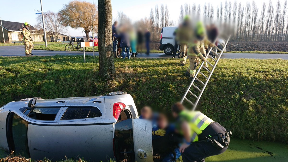 Nog strak van de adrenaline ?? Vanochtend met aantal omstanders redding uitgevoerd bij mij in de straat.