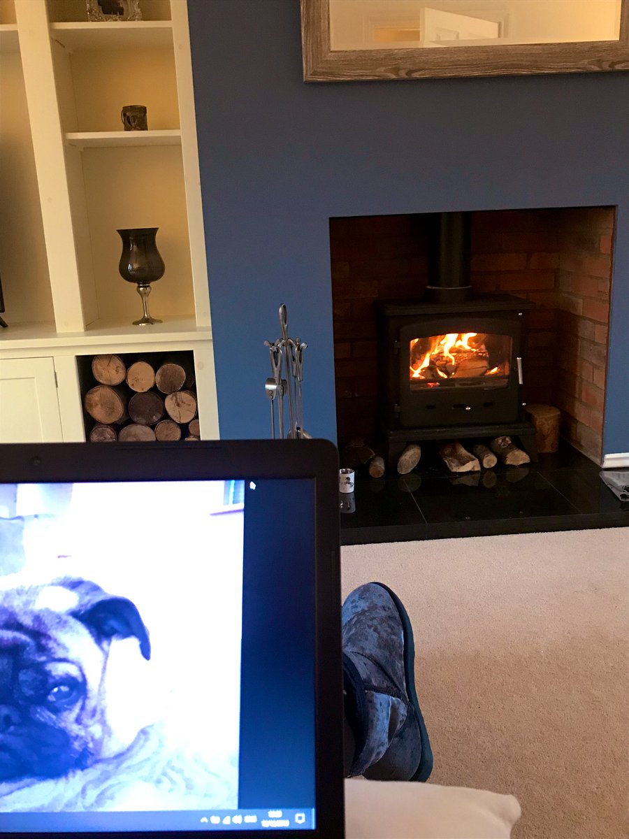 Staying cosy #adminday #catchup #reporting #todolist. Reflecting on an interesting first week back since Oz. Was great to see everyone at TIGER meeting it really has been another rollercoaster year <a href="/MaydayTrust/">Mayday Trust</a> - would we have it any other way!?🎢🙈😜🤔