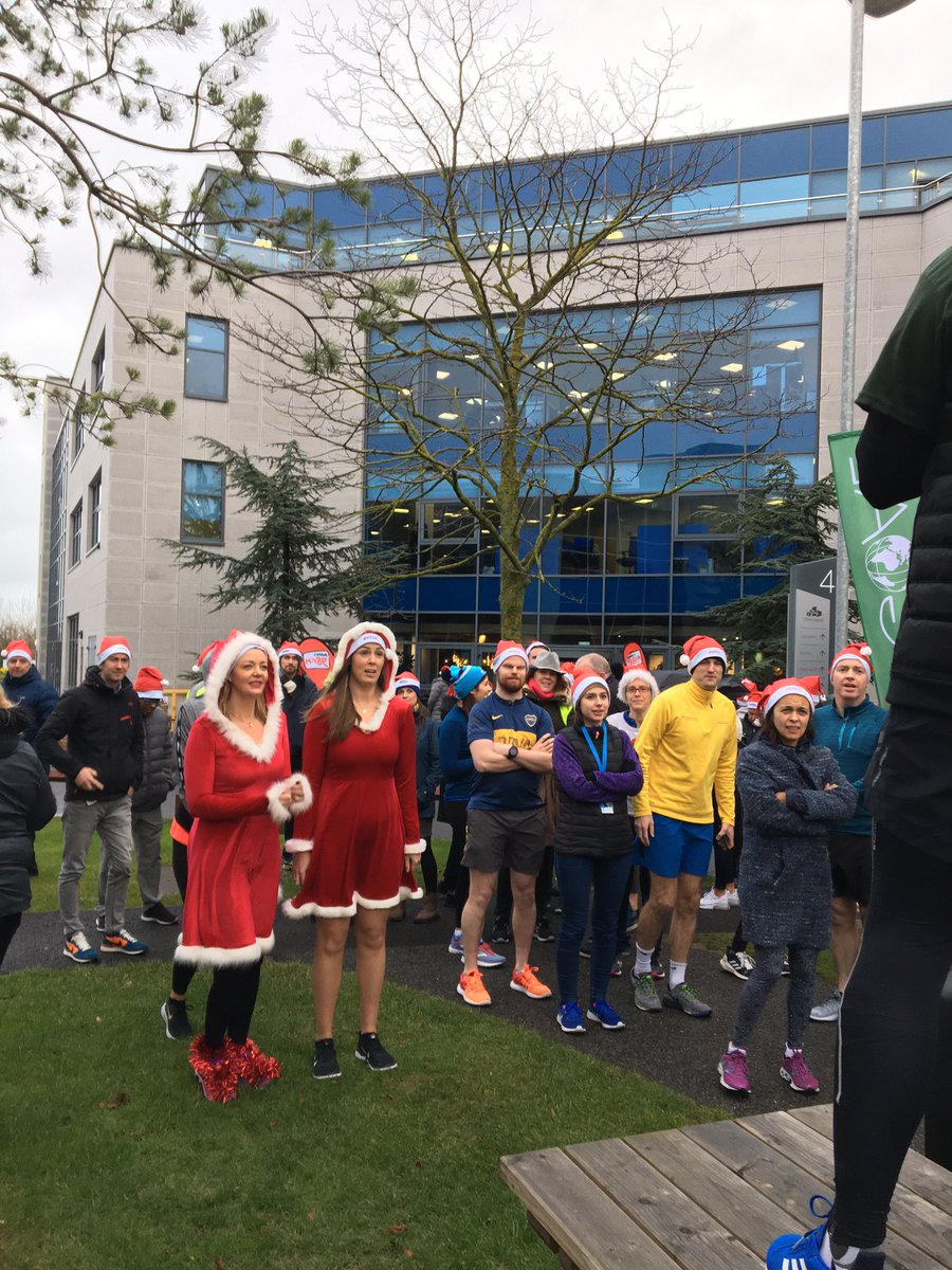 Cherrywood #goalmile2019 all done! Loads of fun and great atmosphere ❤️ thanks @DomHoran for organising & @Eleonore_McK for excellent steward-ing! 🏃‍♀️🎅 @GOAL_Global #goalmile