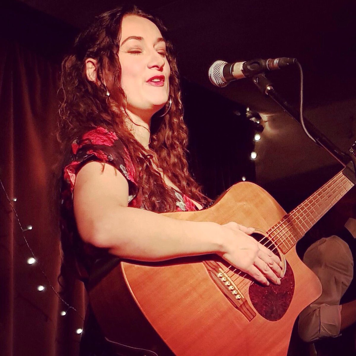 odettemichell's tweet photo. Huge thanks to everyone who came down to see my trio gig at @harrisonpub on Tuesday, it was a lovely evening 🙏Here are a few of my fave shots from the night taken by various folks!  If you missed it, I will be back in London  at the @GreenNote on 16th March! x @alexduncalfuk https://t.co/vi8SRAbvsa