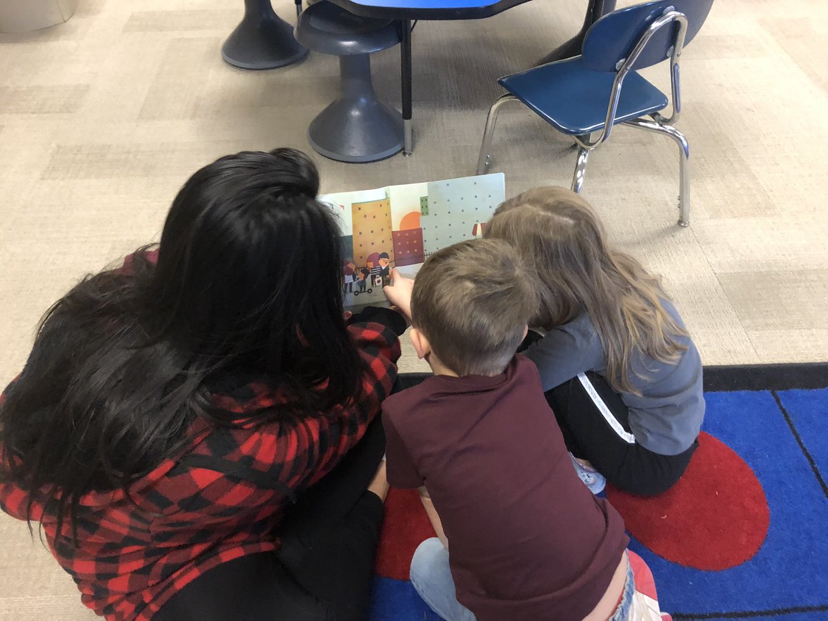 HeusnerReading's tweet photo. Over the last week, South High students were guest readers to our kindergarten students! Our students loved having them! #SouthCougars #Why305 https://t.co/le5du726nL