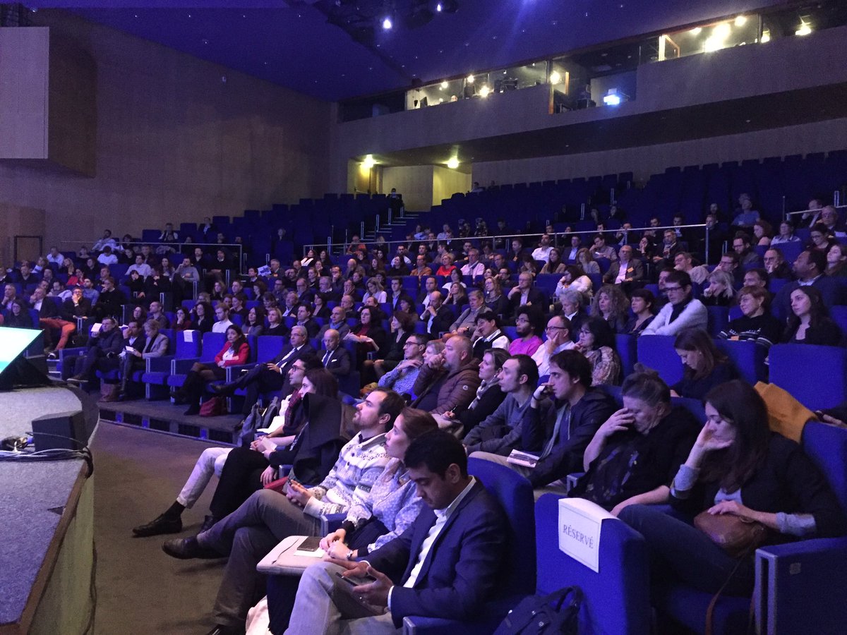 prixagipi's tweet photo. @kvergniol présente les intervenantes et intervenants de ce soir : @MJeremiasz, multimédaillé paralympique, @CaroleZisa, fondatrice de @Tlgrafik, @PhilCoste, parner chez @at_home_fr et @NicolasHazard, Président de @INCO_group https://t.co/snt7fEfL2v