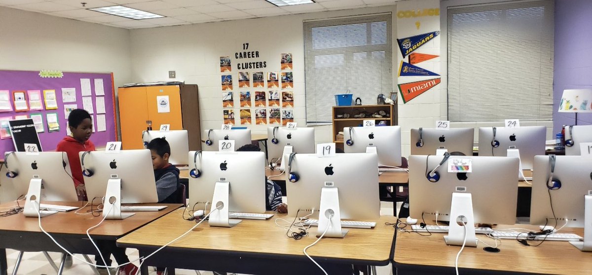 anntionettep's tweet photo. When coding goes down @APSFinchEagles ! Shout out to @KymTechFowlkes and our scholars @finch for all their hard work and efforts. #studentswhocode #latetweet https://t.co/qUkDzapIgk