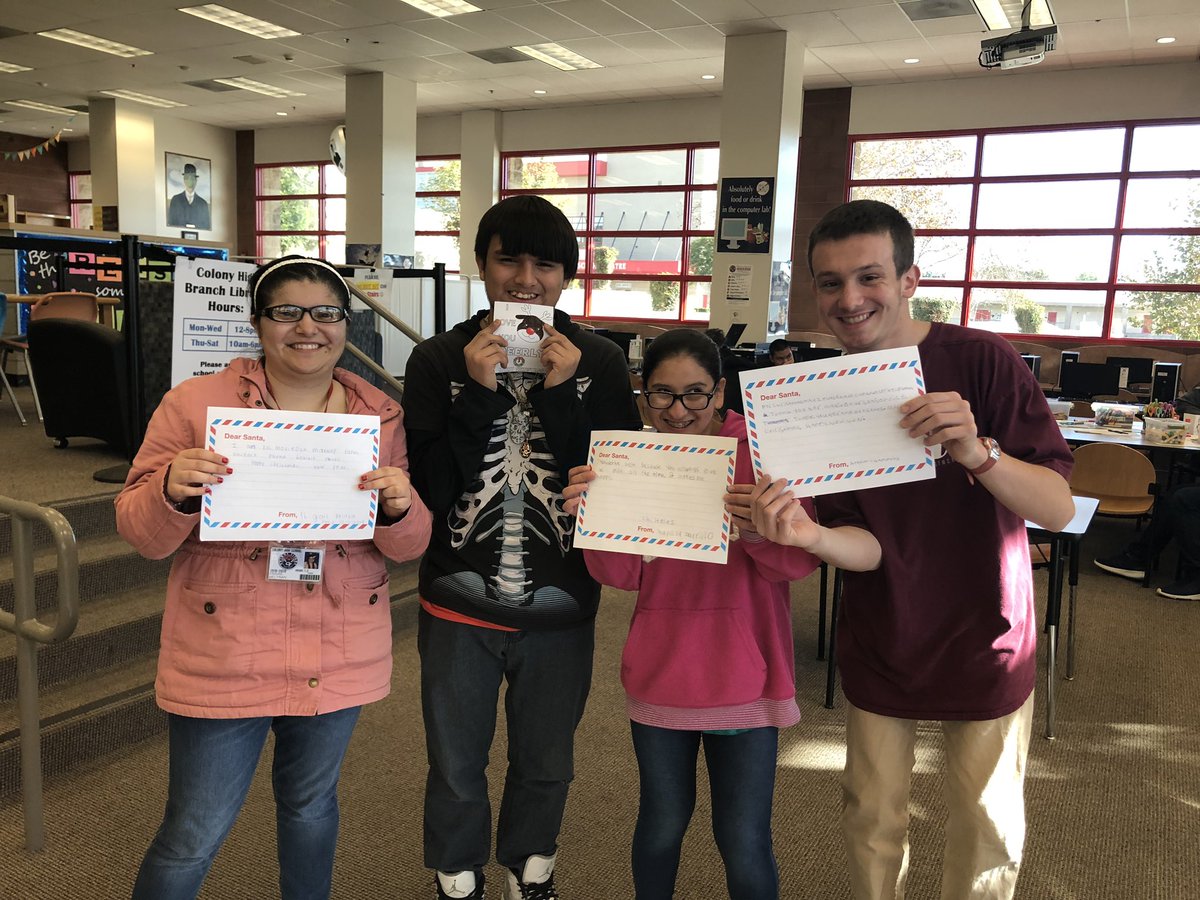 colonylibrary's tweet image. Yesterday with these fantastic students 💕 We made cards, did some holiday activities, &amp;amp; even wrote Santa letters for the @MakeAWish foundation 🎄❄️#InCOHSLibrary