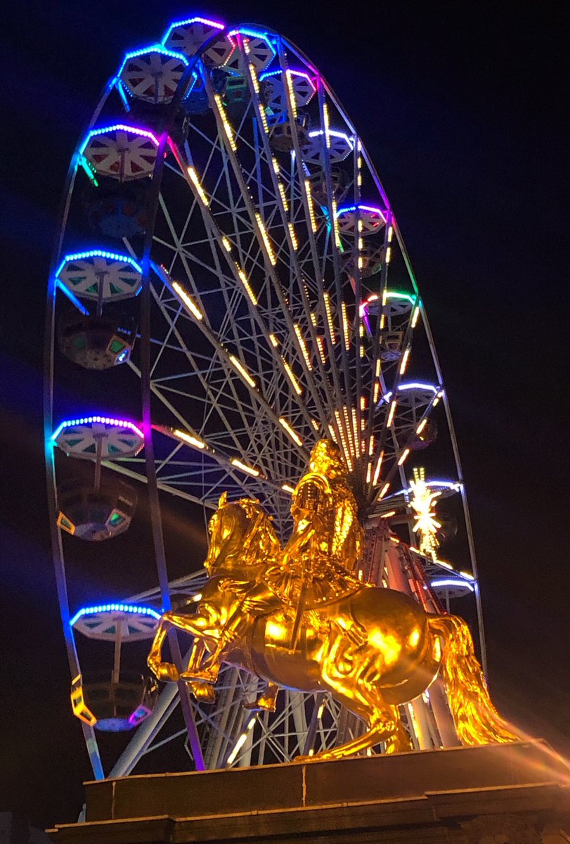 Hochtouren's tweet photo. #Dresden heute Abend #AugustderStarke #Augustusmarkt #GoldenerReiter https://t.co/RynpN2JUng