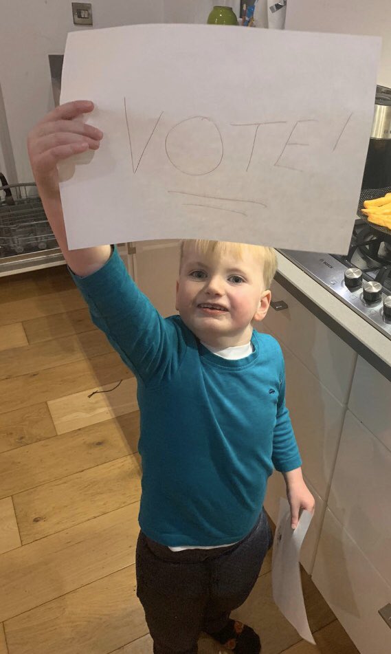 MBhreathnach's tweet image. Mo nia beag😍 My wee Derry nephew.... if you haven’t already done it, take his advice!! #EveryVote #Vótáil