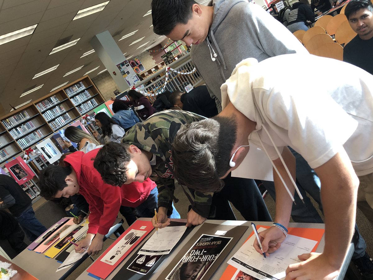 colonylibrary's tweet image. We are hosting a Multicultural Novels Gallery today with Ms. Reyes’ classes 📖 🖼 📚 🖊 and are loving how much fun we’re having! #InCOHSLibrary