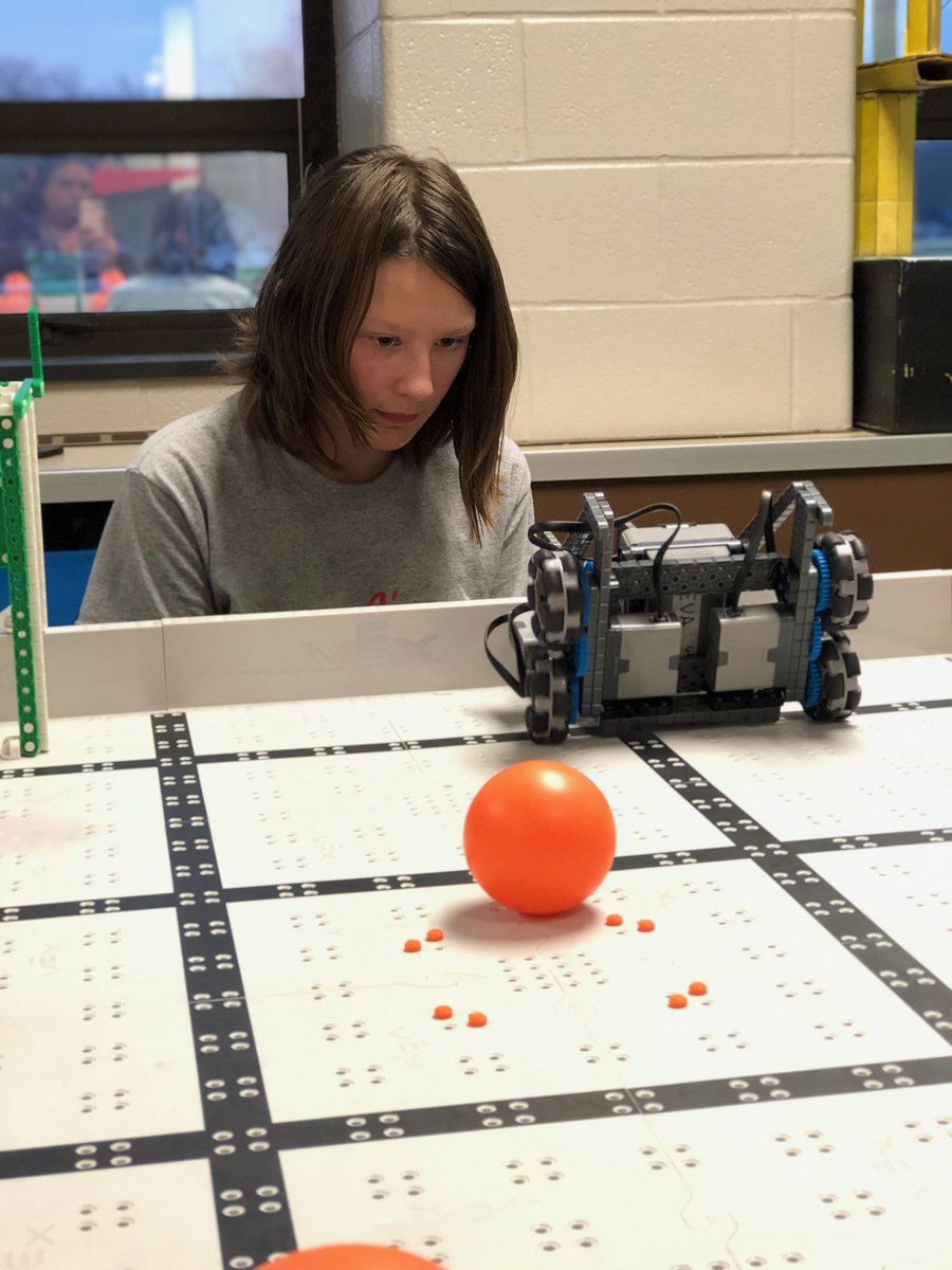 Hickinthestix's tweet photo. Milan Robotics is celebrating #CSEdWeek as they build, design, and program. #weRmilan @EducateIN #INstemED #CSforIN https://t.co/Cyz9n7u8lF