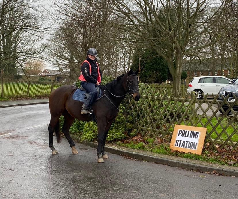 pippa_marsh's tweet photo. Now I’m not the most political person. 
However I am here to tell you that my method of getting to the Polling Station is better than yours. 
#ThatIsAll
#BeLikeWizz
#YourVoteCounts
#GeneralElection2019 
#HorsesAtPollingStations
@bbcsoutheast
@horseandhound https://t.co/9nKLCTUsfr
