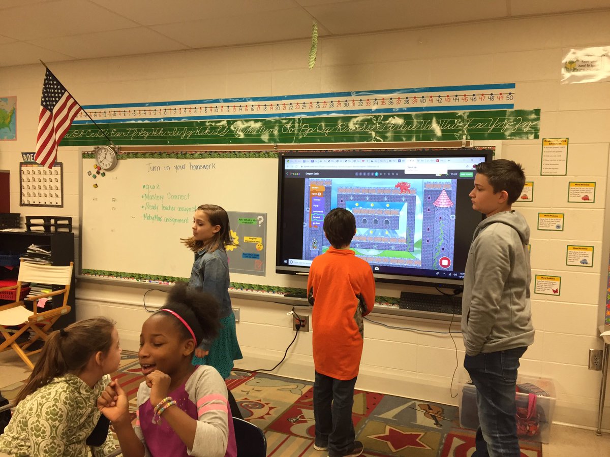 MVHerman17's tweet photo. Students are having a blast participating in #HourOfCode @BBCMES! #dlpcoaching #derermined #HourofCode2019 https://t.co/H9UfyrIC9D