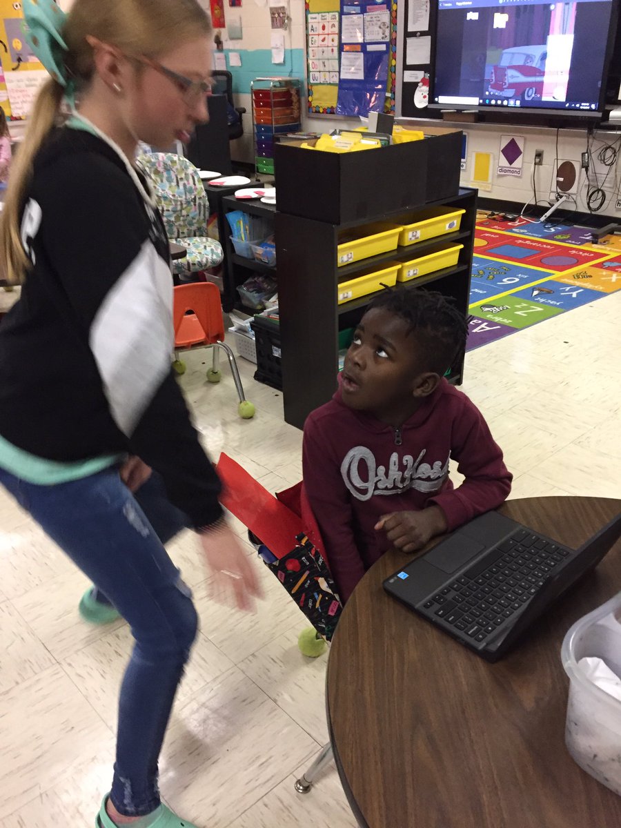 MVHerman17's tweet photo. Students are having a blast participating in #HourOfCode @BBCMES! #dlpcoaching #derermined #HourofCode2019 https://t.co/H9UfyrIC9D