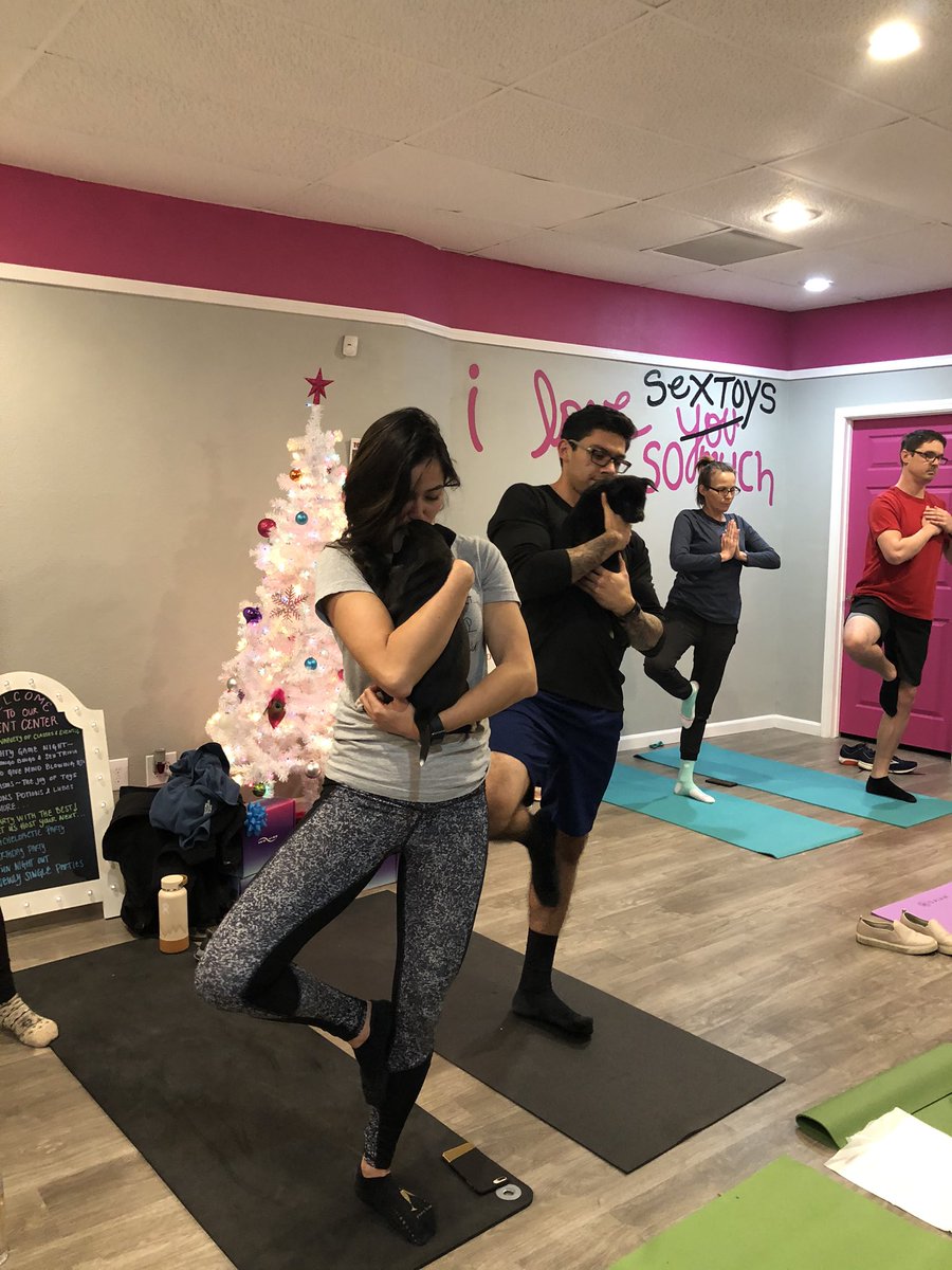 LoveShackBoutiq's tweet photo. Huge #ThankYou to @mobileom &amp; @snipsatx  for helping us coordinate such an awesome event! All the #puppies pictured are available for #adoption &amp; #fostering through @snipsatx! If anyone is interested, please contact @snipsatx them  directly. 

#mobileom #yogawithoutbounds https://t.co/SGdQlrlMxJ