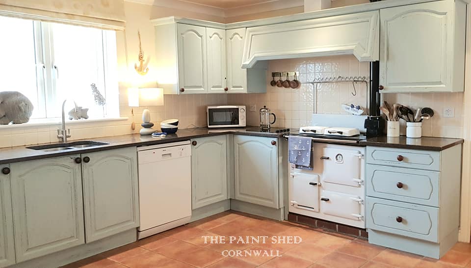 This is a sneak peak of a gorgeous kitchen makeover by The Paint Shed Cornwall. Sandy created a custom color mix of Fusion Limestone and Champness with a touch of Chocolate under for distressing.

For the full kitchen, visit: bitly.com/34Kr6Bk