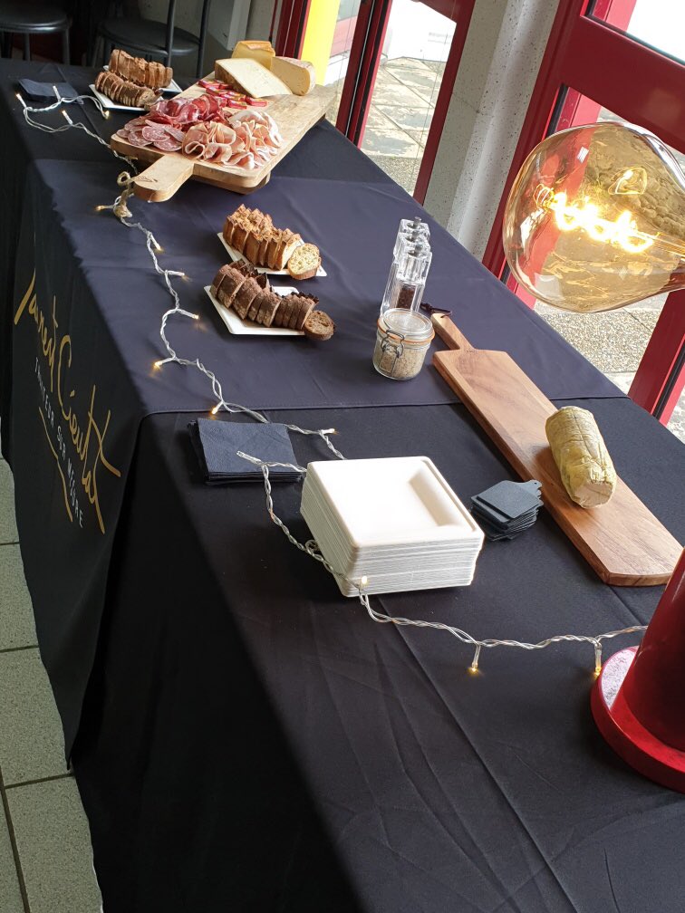 ClaireCarulla's tweet photo. Repas de Noël avec les #entreprises de la pépinière d’entreprises #CapDelta #ariege
Merci à tous pour votre présence à ce moment convivial.
Belle prestation du traiteur Laurent Cieutat 😉 https://t.co/ZJ69aEQAMc