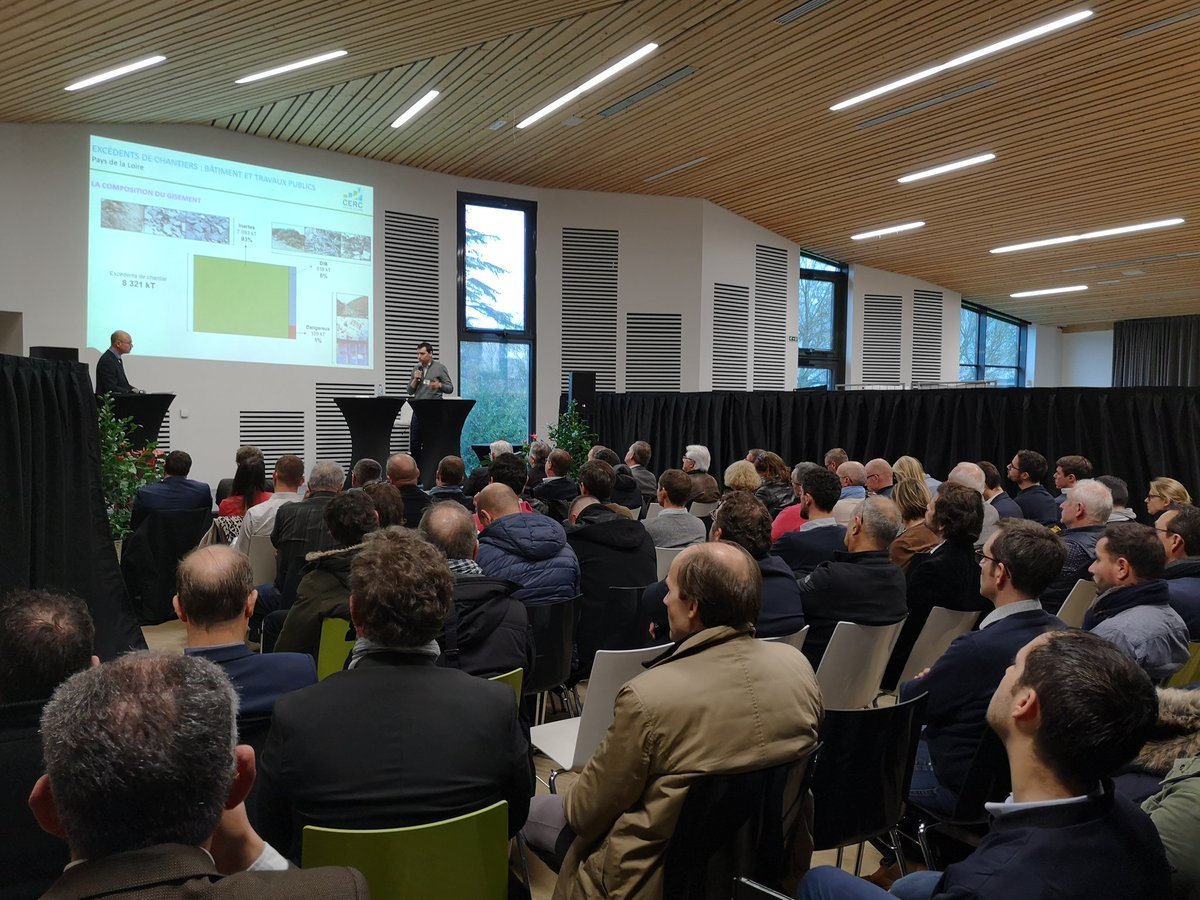 cerc_PL's tweet photo. #EconomieCirculaire #Construction Quels données pour comprendre et répondre aux enjeux dans les territoires ? Intervention de la @cerc_PL à la rencontre #CollTer #TravauxPublics à Ancenis @C_MORANCAIS @JCLouvet @MauricePerrion https://t.co/PVqPFZ04gu