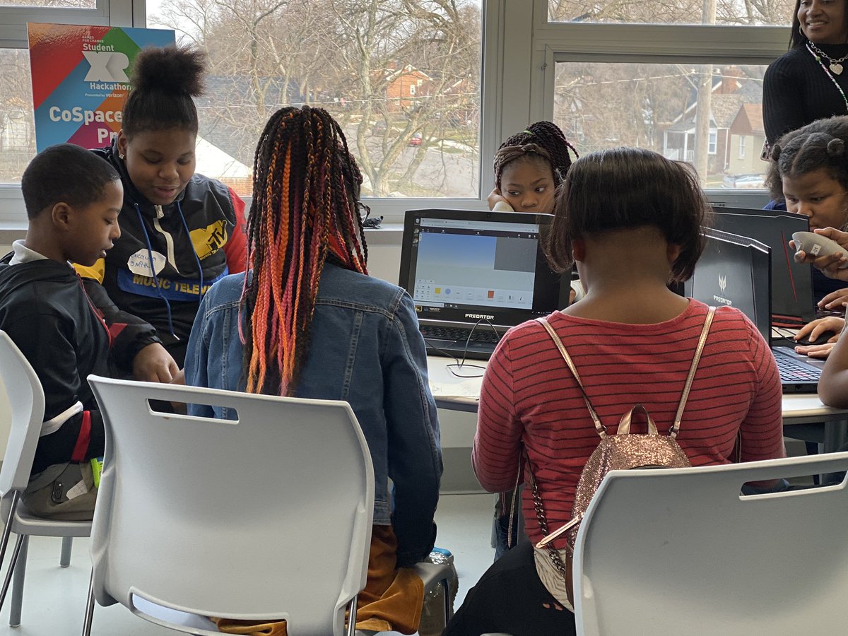 digisalad's tweet photo. Just wrapped my 3rd @Verizon #XRHackathon for @G4C in #Detroit Teams of girls took 1st place in the last 2 cities @TeamJuJu cheering for them and all the creators #AR #VR @CoSpaces_Edu https://t.co/MJmEjflLoe